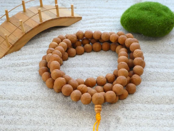 Chuỗi hạt (Mala): Không chỉ là trang sức, đó là thước đo của sự tỉnh thức