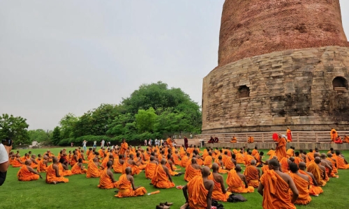 Vườn Lộc Uyển Sarnath: Nơi Những Lời Pháp Đầu Tiên Vang Vọng